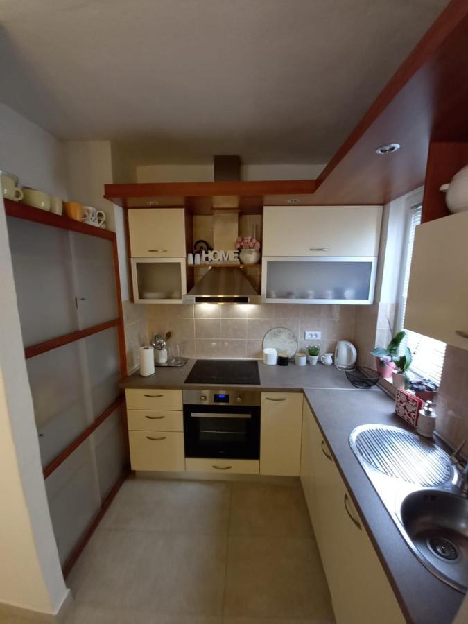 Apartman Sara Preko Dış mekan fotoğraf
