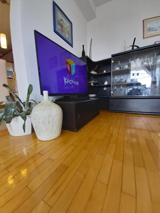 Apartman Sara Preko Dış mekan fotoğraf