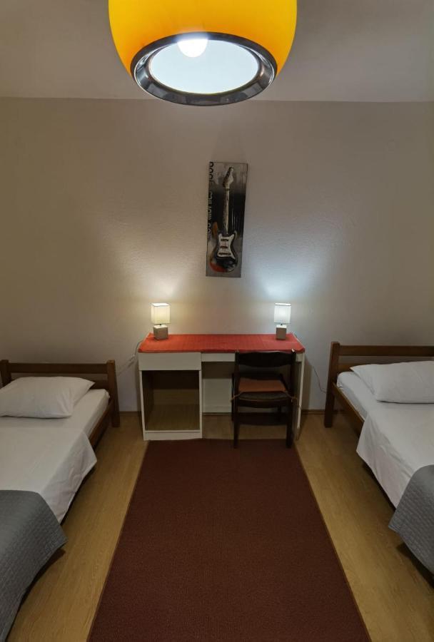 Apartman Sara Preko Dış mekan fotoğraf
