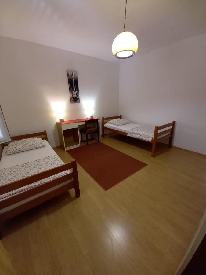 Apartman Sara Preko Dış mekan fotoğraf